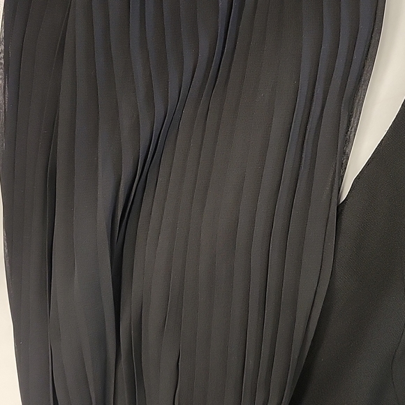 White House | Black Market Dress 🖤 - Picture 5 of 9